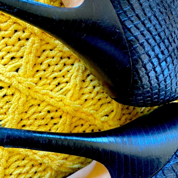 Michael KORS black “snake skin” genuine leather high heel ankle boots. - Picture 4 of 4